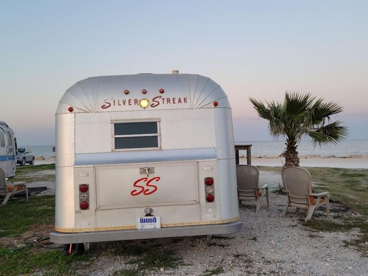 Maggie At The Beach - 1973 Vintage Rv Port Lavaca Kültér fotó
